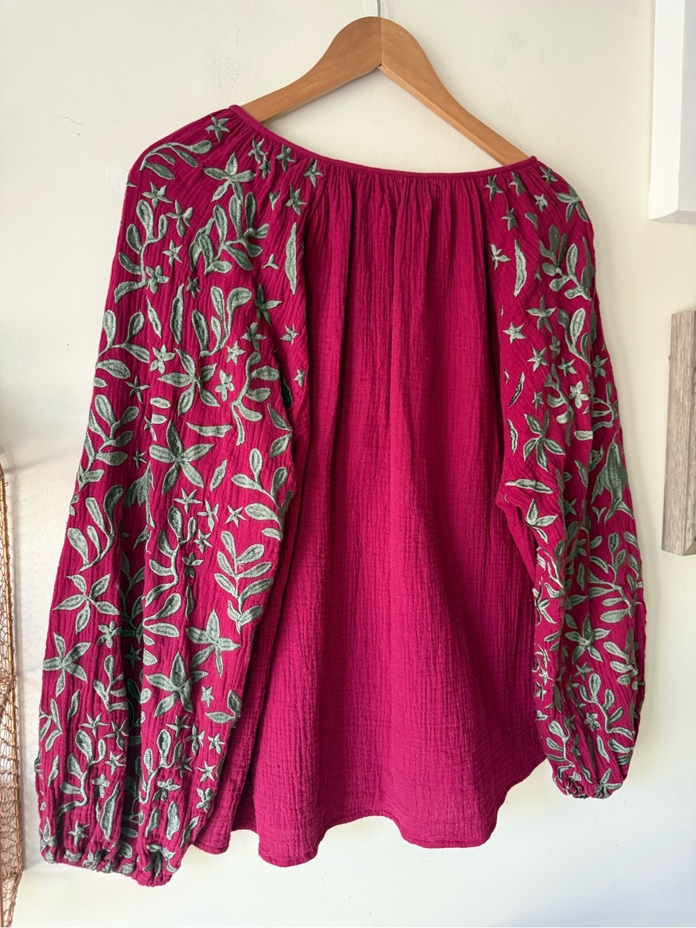 Voyageur by Mersea Palermo Cotton Embroidered Blouse Berry/Light Gray Size Large - Picture 10 of 12